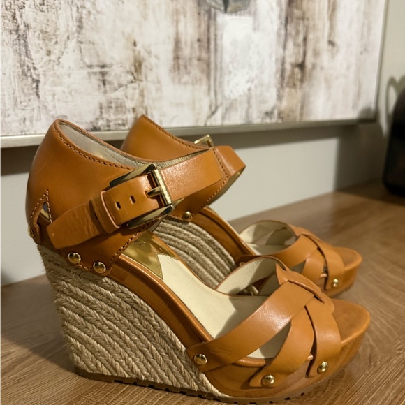 Michael Kors Tan Jet Set Leather Wedge Sandals - Picture 2 of 8
